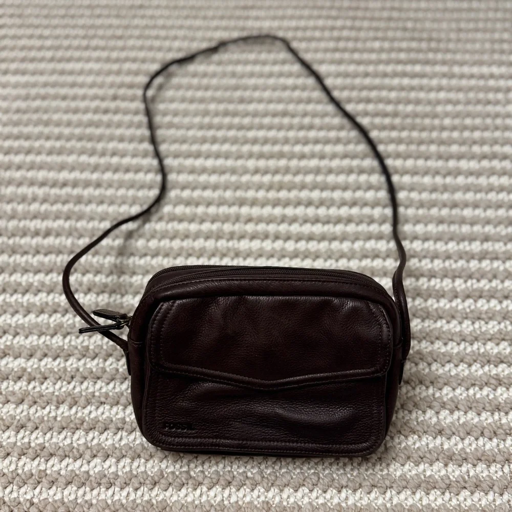 Rare Vintage FOSSIL Dark Coffee Brown Leather Compact Crossbody Organizer Retro